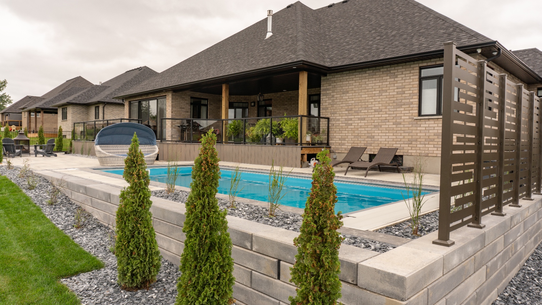 Modern Linear Pool Retreat — photo 1
