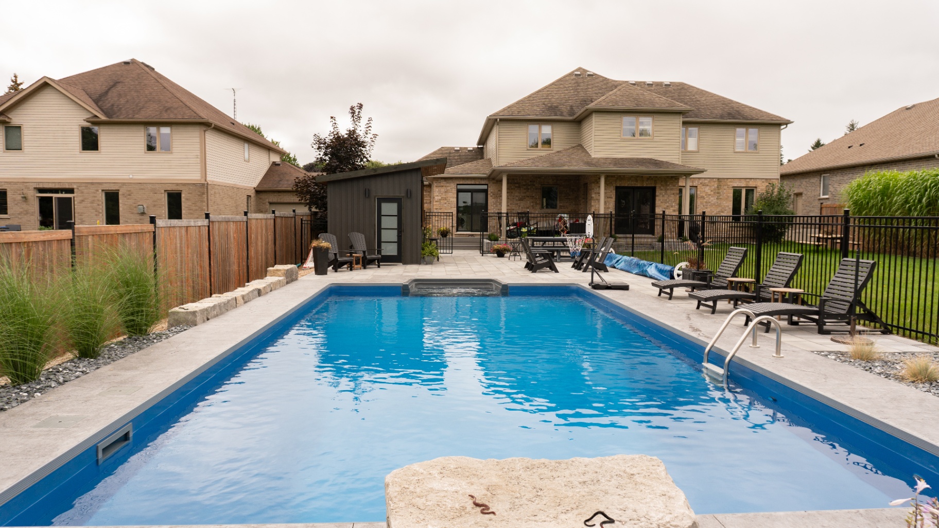 Backyard Resort Pool & Cabana — photo 2