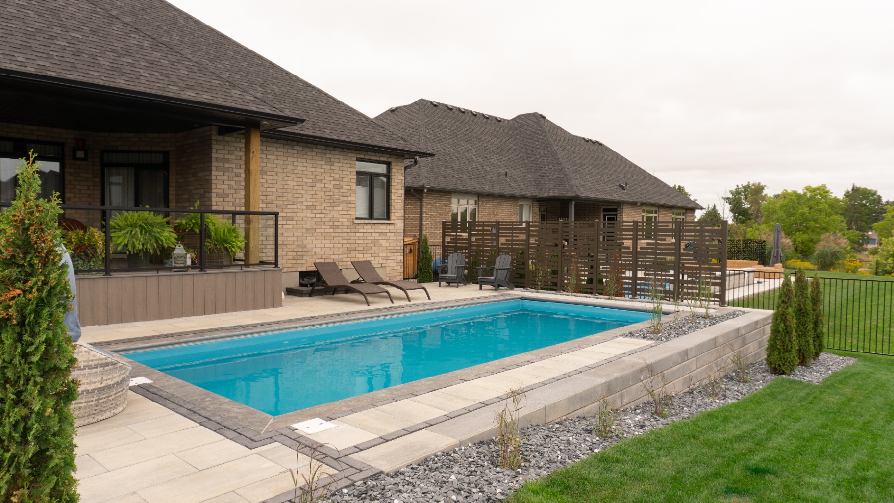 Modern Linear Pool Retreat — photo 2
